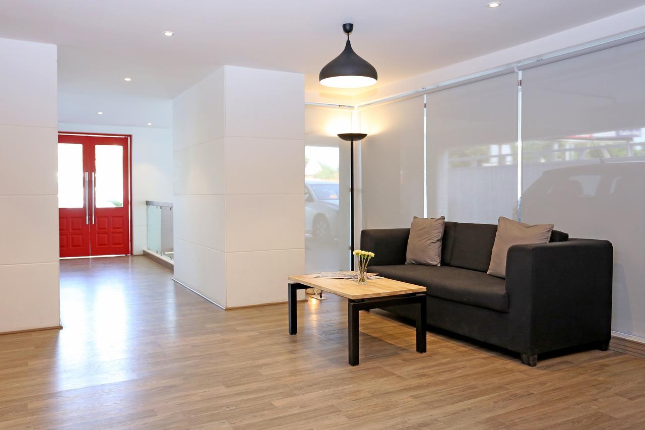 Oyo Townhouse 015 Lajpat Nagar Hotel นิวเดลี ภายนอก รูปภาพ